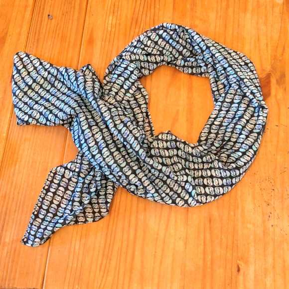 Large Star Wars Storm Trooper Scarf, 24" x 63" - Picture 5 of 5